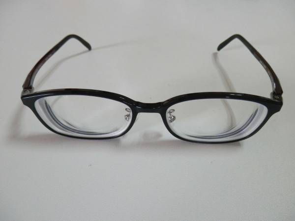 メガネのズレは放置しないで！　JINSの助言に「改めます…」