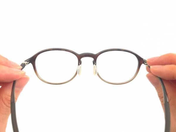 メガネのズレは放置しないで！　JINSの助言に「改めます…」