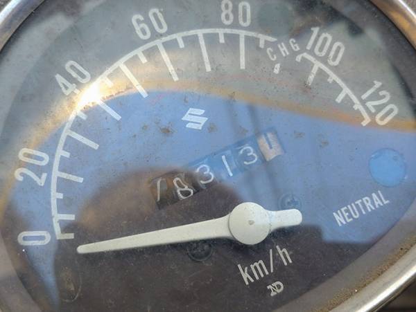 「暑すぎて溶けたんだけど！」　バイクを見たら…「そんなことある！？」「要注意」