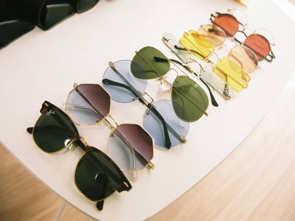 サングラスの色、どう選ぶのが正解？　JINSの手ほどきに「知れてよかった」