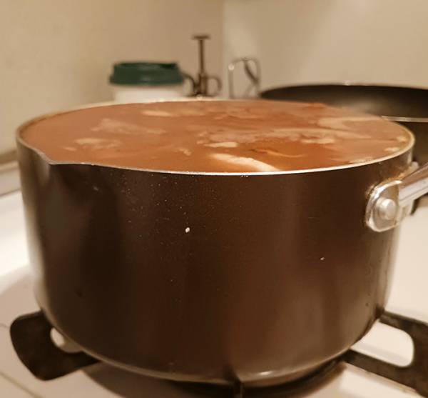 カレーを作った女性　「完全に見誤った」理由が？「どうしてこうなった」「ごめん吹いた」