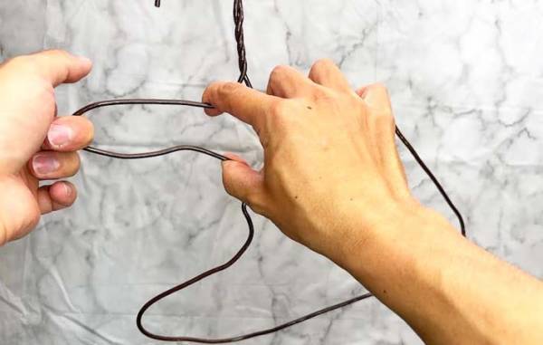 針金ハンガーを伸ばして？　完成したものに「大活躍の予感！」