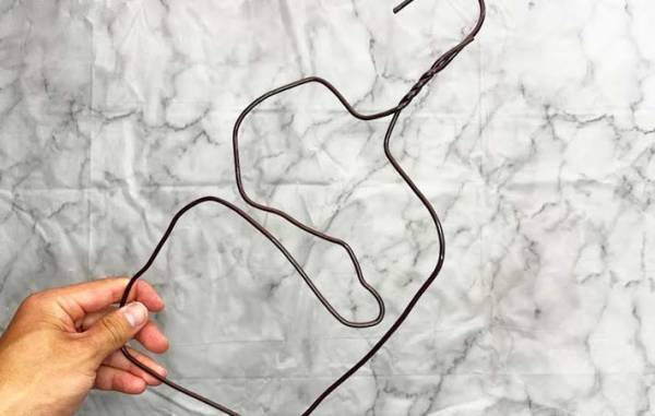 針金ハンガーを伸ばして？　完成したものに「大活躍の予感！」