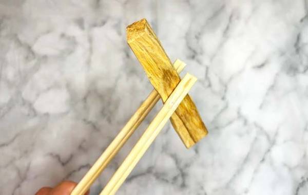 割り箸と洗濯バサミでOK！　バーベキューで忘れがちなアレは…？