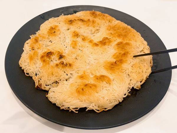 ゆでたそうめんを、フライパンの上で〇〇？　素麺協同組合の提案に「これは天才！」