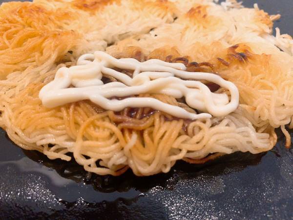 ゆでたそうめんを、フライパンの上で〇〇？　素麺協同組合の提案に「これは天才！」