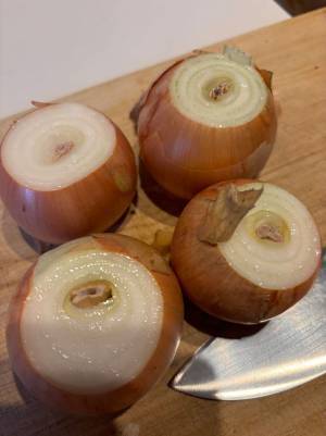 自宅で育てたタマネギに『異変』　中身に「イヤァァ！！」