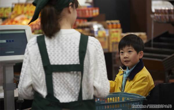 ダイソーで質問する小学生　内容に「おばちゃん世代でないと対応できねぇ…」