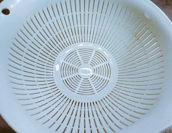 沸騰してザルに移すと、そばが消えた！？　まさかのオチに「爆笑」「逆にすごい」