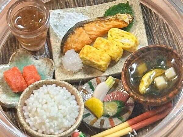 本物の『焼き魚定食』かと思ったら？　その正体に「ずーっと見てしまう」「これは欲しい」