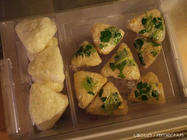 冷凍おにぎりがボソボソにならないコツは？　「ご飯に少量のアレ」
