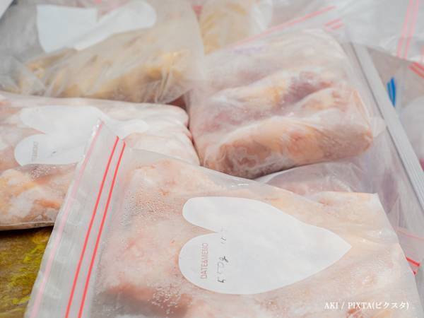 肉や魚は保存する際、必ず〇〇に入れて！　厚労省の注意喚起に「気を付けます」
