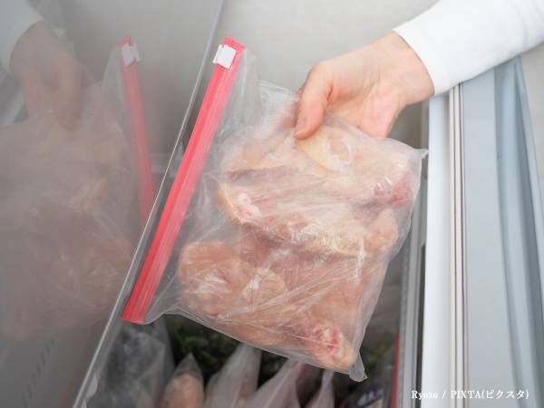 肉や魚は保存する際、必ず〇〇に入れて！　厚労省の注意喚起に「気を付けます」