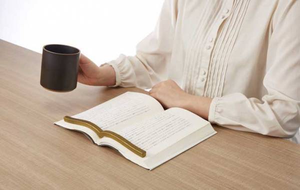 本のページが閉じちゃう…　イライラを解消するアイテムに「天才だな」「めっちゃ便利」