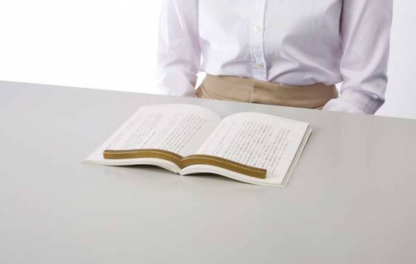 本のページが閉じちゃう…　イライラを解消するアイテムに「天才だな」「めっちゃ便利」