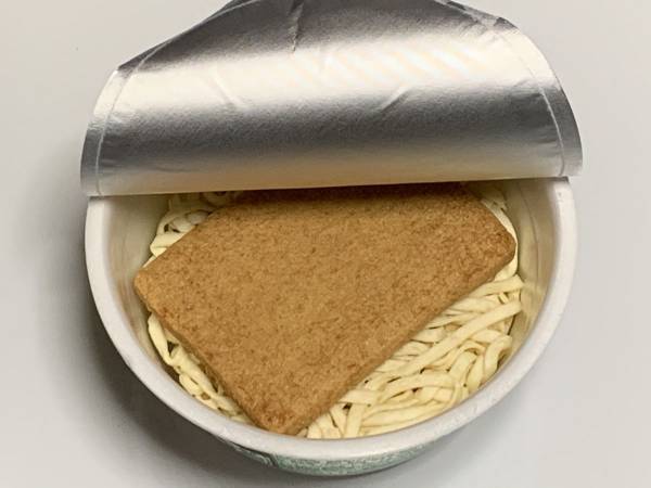 フィルムを剥がしたら『すぐ食べる』べき？　企業の回答に「ためになる」