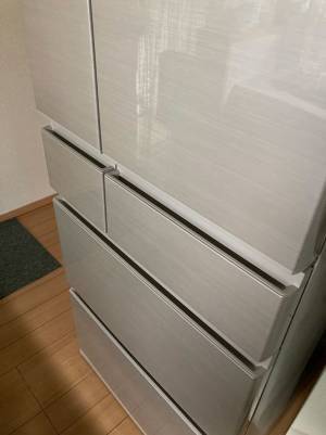 冷蔵庫を買い替えた夫婦の『失敗』が話題　「冷蔵庫の呪いだ」「キンキンに冷えてやがる」