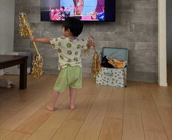 朝６時前に起きた２歳児　すぐにやったことが？　「笑った」「元気すぎる」