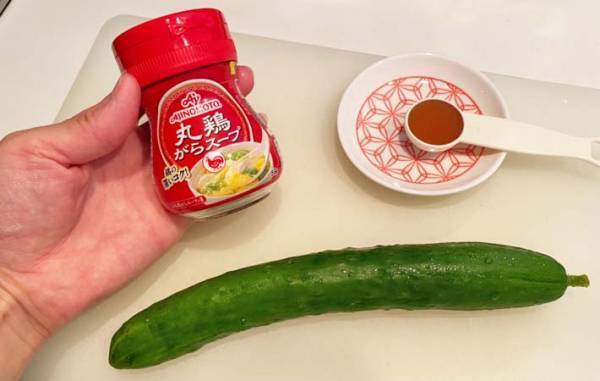 冷蔵庫に余ったキュウリ　アレと混ぜるだけで…「味見で半分消えた」