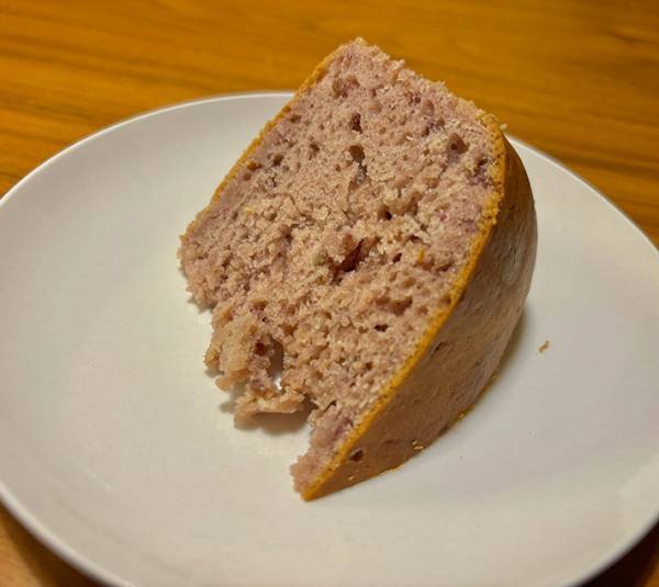 ケーキが焼けるのを待っていたら？　オーブンの中でとんでもないことが…！？