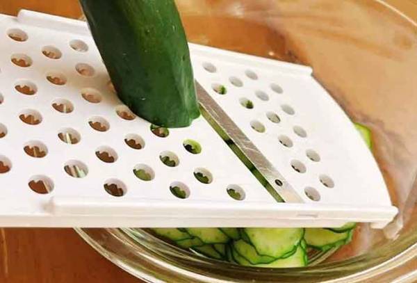 料理研究家がおすすめ！　キュウリの時短レシピに「助かる～」