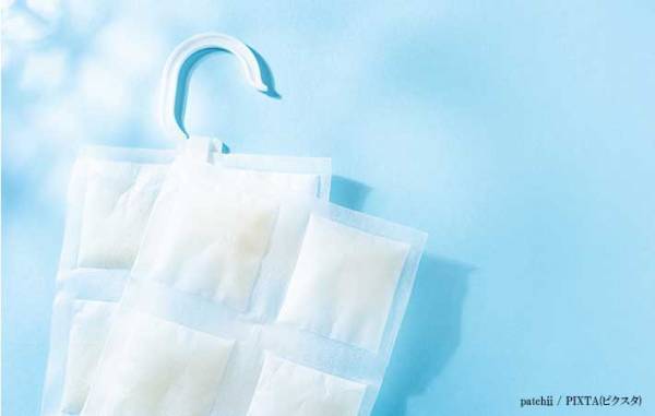 除湿剤はクローゼットのどこに置くのが正解？　エステーの回答に「試してみる」