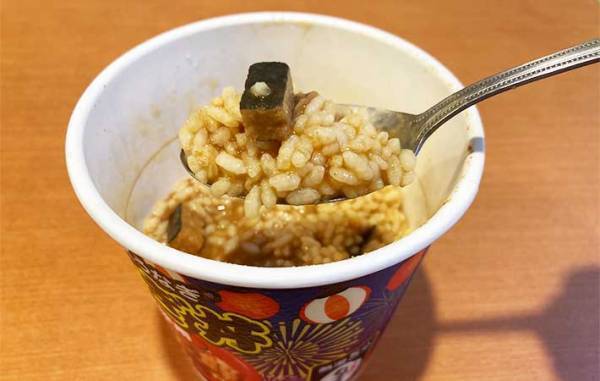 大豆で作った『うなぎ』の実力は？　日清『謎うなぎ丼』を食べてみた