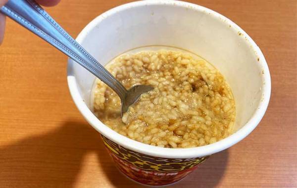 大豆で作った『うなぎ』の実力は？　日清『謎うなぎ丼』を食べてみた