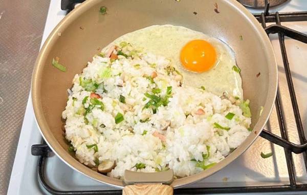 湯を注がない『お茶づけの素』の食べ方？　永谷園のレシピに「味が一発で決まる！」