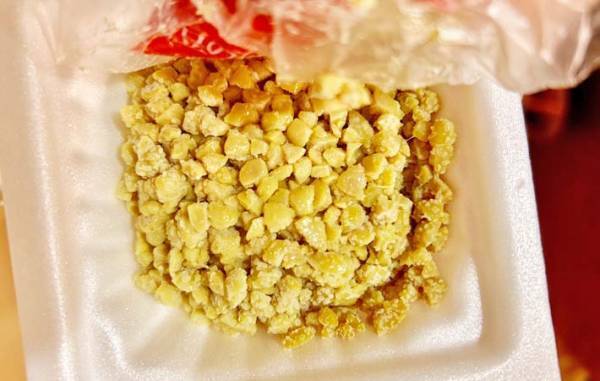 納豆を開けたら「いつもと違う」　表面に付いた白いツブツブの正体は？