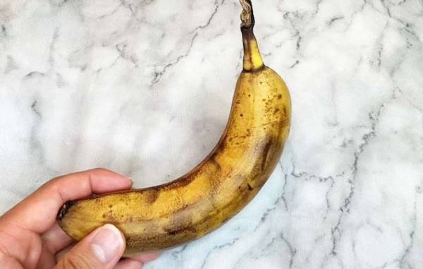 いつも真っ黒にしてない？　買って来たバナナは、こうすると…