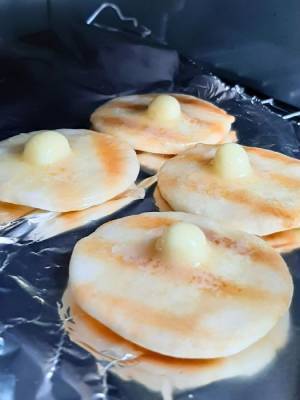 思いもよらぬ『せんべい』の食べ方に「これはズルい」「ビックリした」