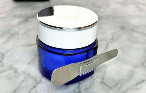 １００均の『コードフック』　アレに貼り付けると…？