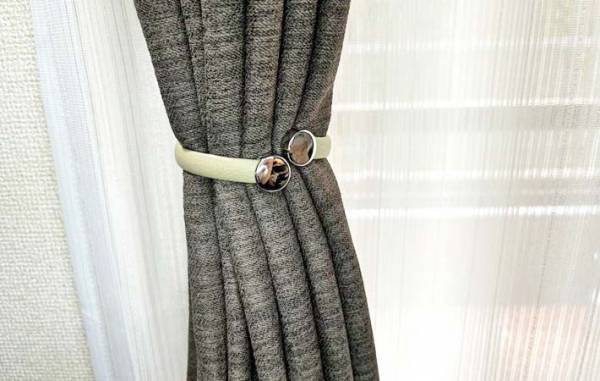 １００均で買った『アームバンド』　思わぬ使い方に「こりゃ話題になるわ」