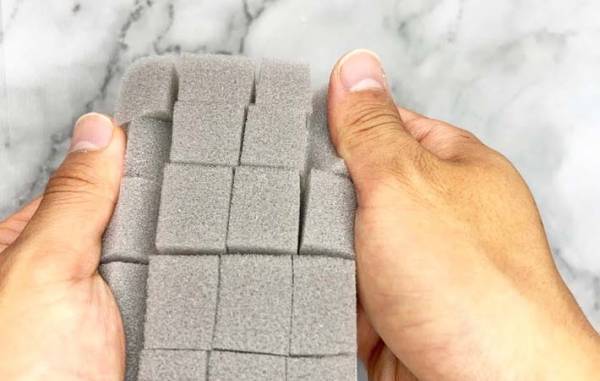 ホコリまみれの扇風機　アレに切り込みを入れると…「やりやすい！」