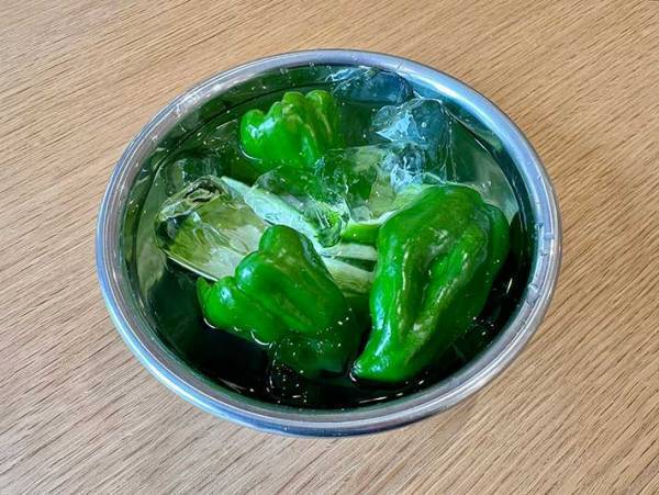ピーマンは氷水でキンキンに！　JA全農が教える食べ方が…「夏はコレだわ」