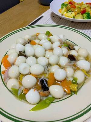 アレがいっぱい…　『大人の中華丼』に「コレは憧れる」「一度はやってみたい」