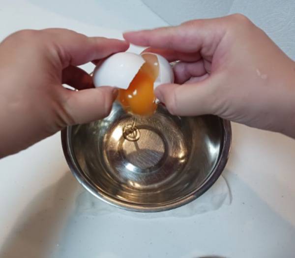 白身がドロッとならない！　『卵』をきれいに混ぜる方法に「簡単」「やってみる」