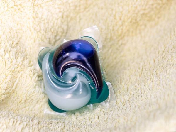 パック型洗剤、どこに置いてる？　思わぬ危険性に「ゾッとした」