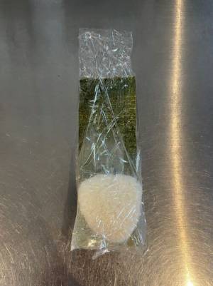 しなしなの海苔が「見違えた！』　おにぎりの包み方テクに「目からウロコ」