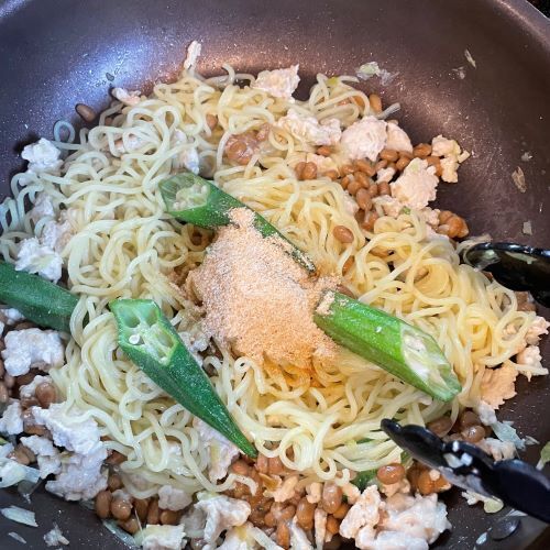 焼きそばと納豆を一緒に焼くと…　簡単なのに「めちゃくちゃおいしい」