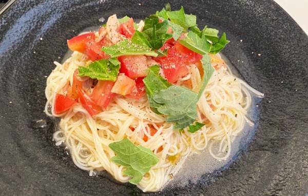 そうめんが冷製パスタに早変わり！？　トマトとツナで「コクうまっ」