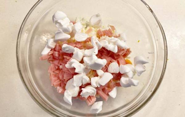 卵サンドに『アレ』を入れたら…「手が止まらない」「不思議な食感」