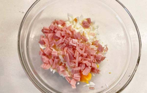 卵サンドに『アレ』を入れたら…「手が止まらない」「不思議な食感」