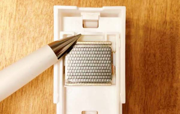 ティッシュの置き場に困ったら、ダイソーの『ボックスホルダー』を使ってみて！