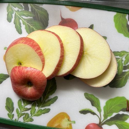 リンゴを無駄なく食べるなら？　思わぬ切り方に「確かにいい」「メリットだらけ」