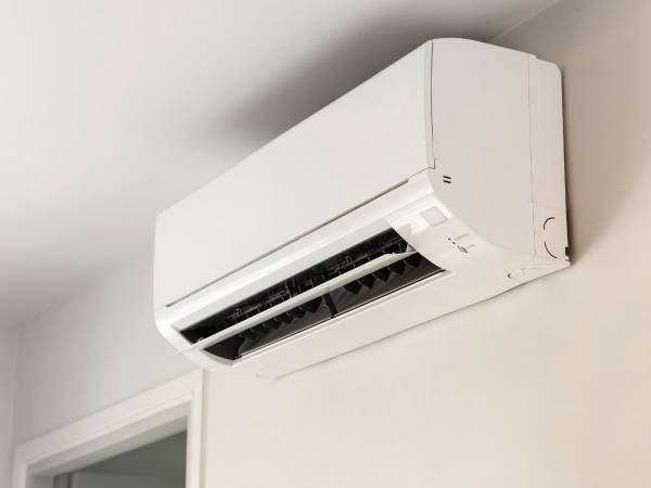 エアコンの『送風』はこう使って！　企業の助言に「今日からそうする」「ためになった」