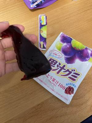 炎天下にさらされたグミ、８時間後…「どうしてこうなった」「最高」