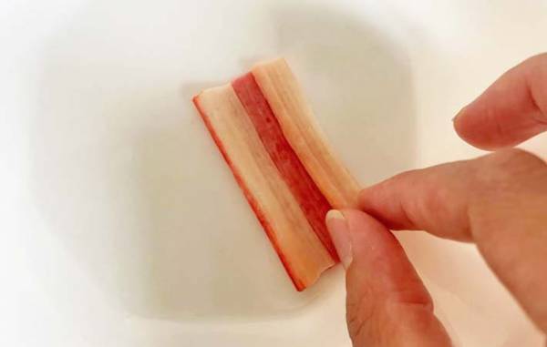 カニカマの新しい食べ方に「こうすればよかったのか」「パリパリ！」