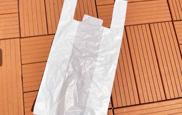 「すぐ乾いた」「ずっとやる」　ビニール袋の思わぬ使い道
